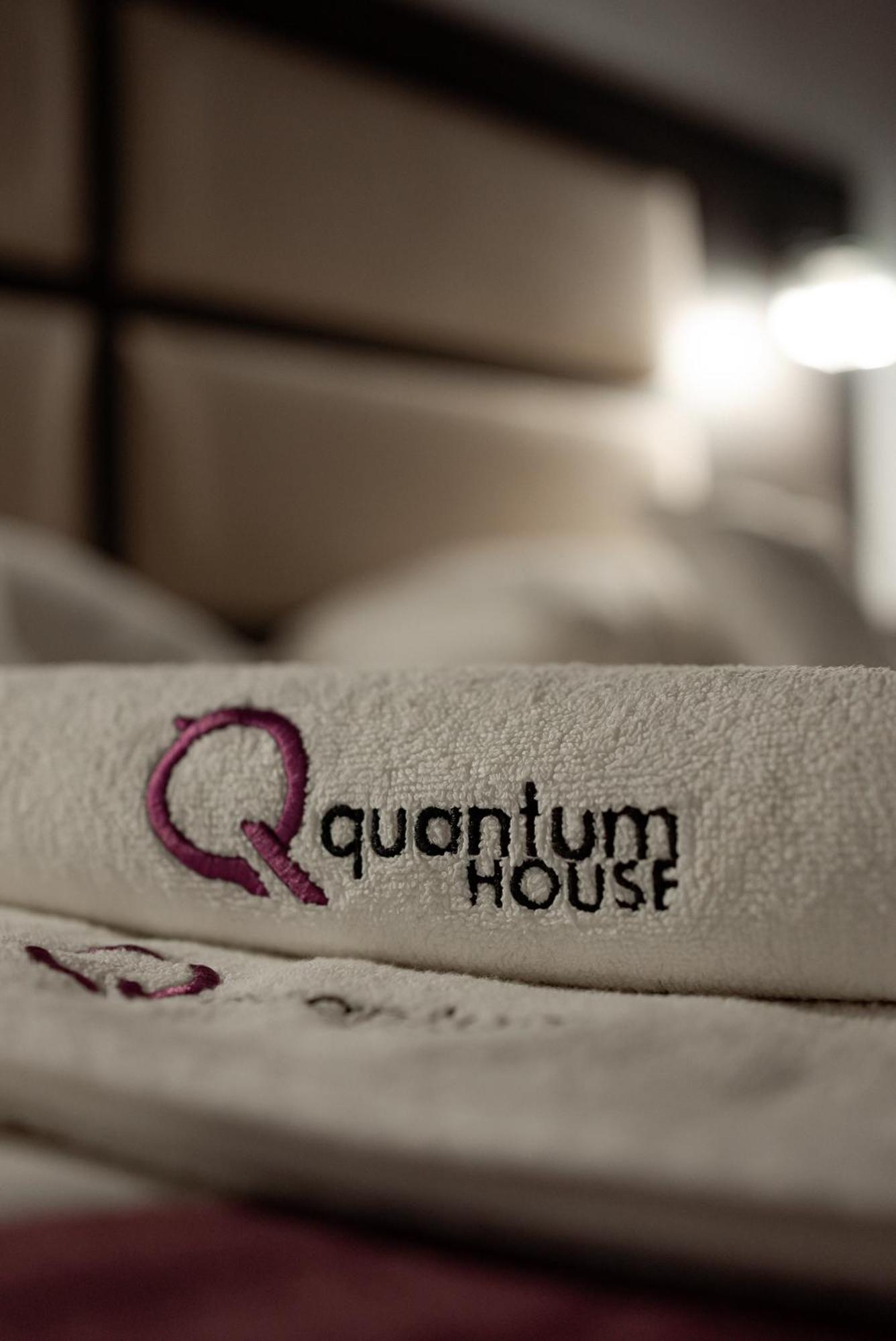 Quantum House Hotel Vatra Dornei Buitenkant foto