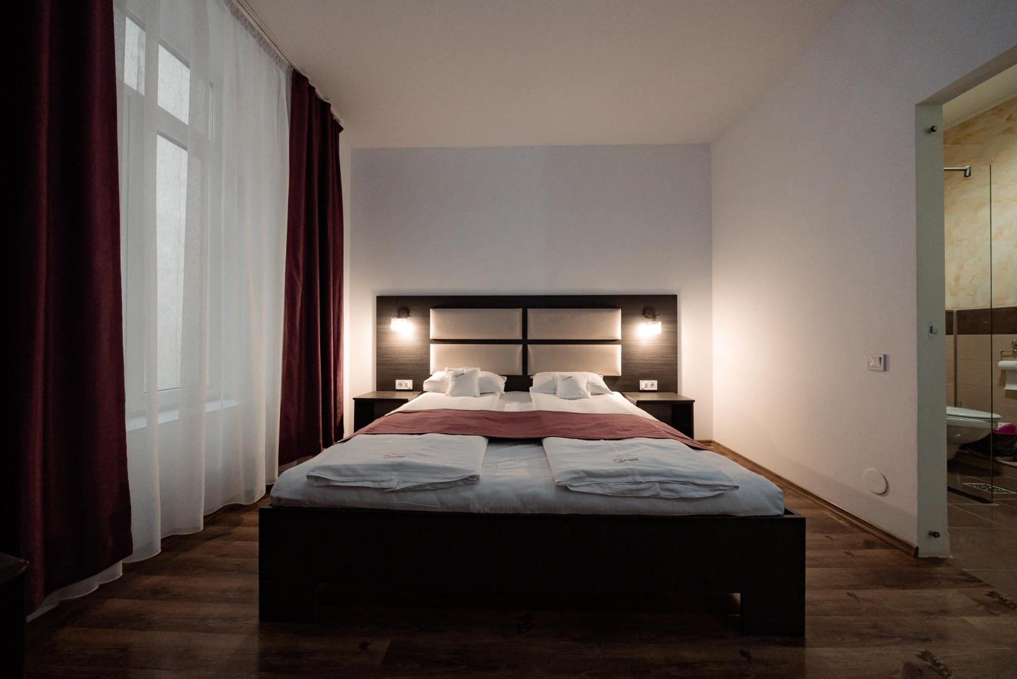 Quantum House Hotel Vatra Dornei Buitenkant foto
