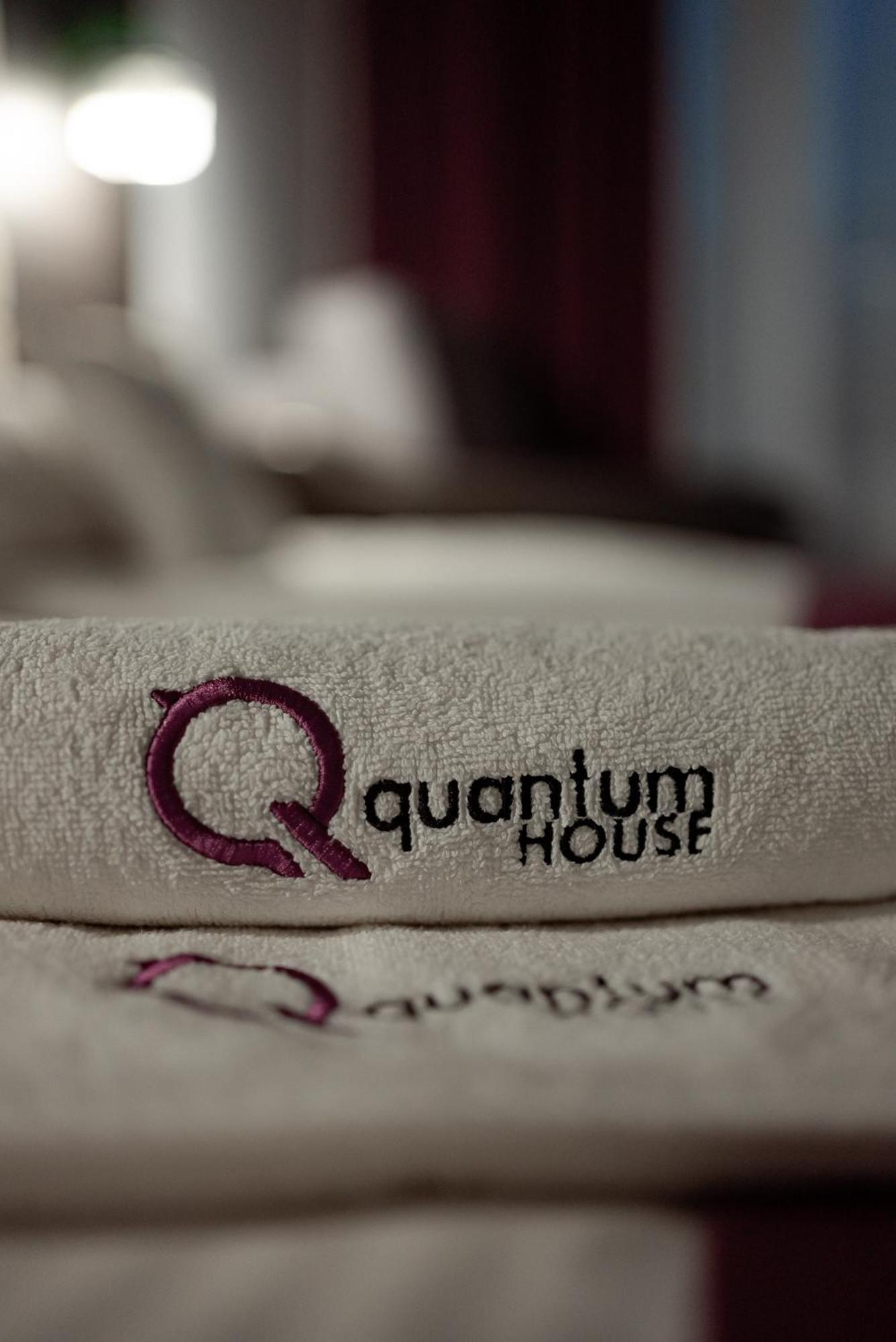 Quantum House Hotel Vatra Dornei Buitenkant foto