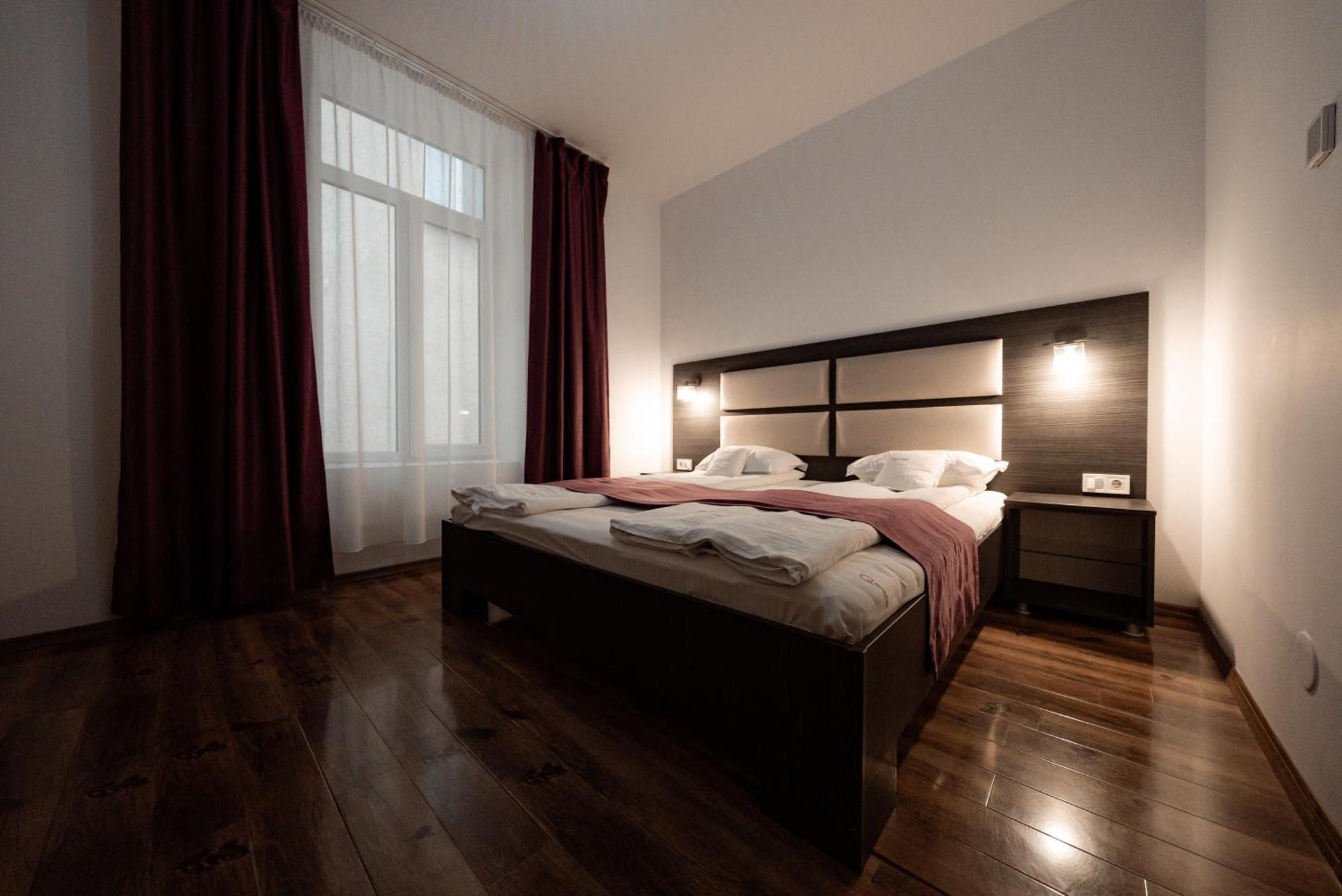 Quantum House Hotel Vatra Dornei Buitenkant foto