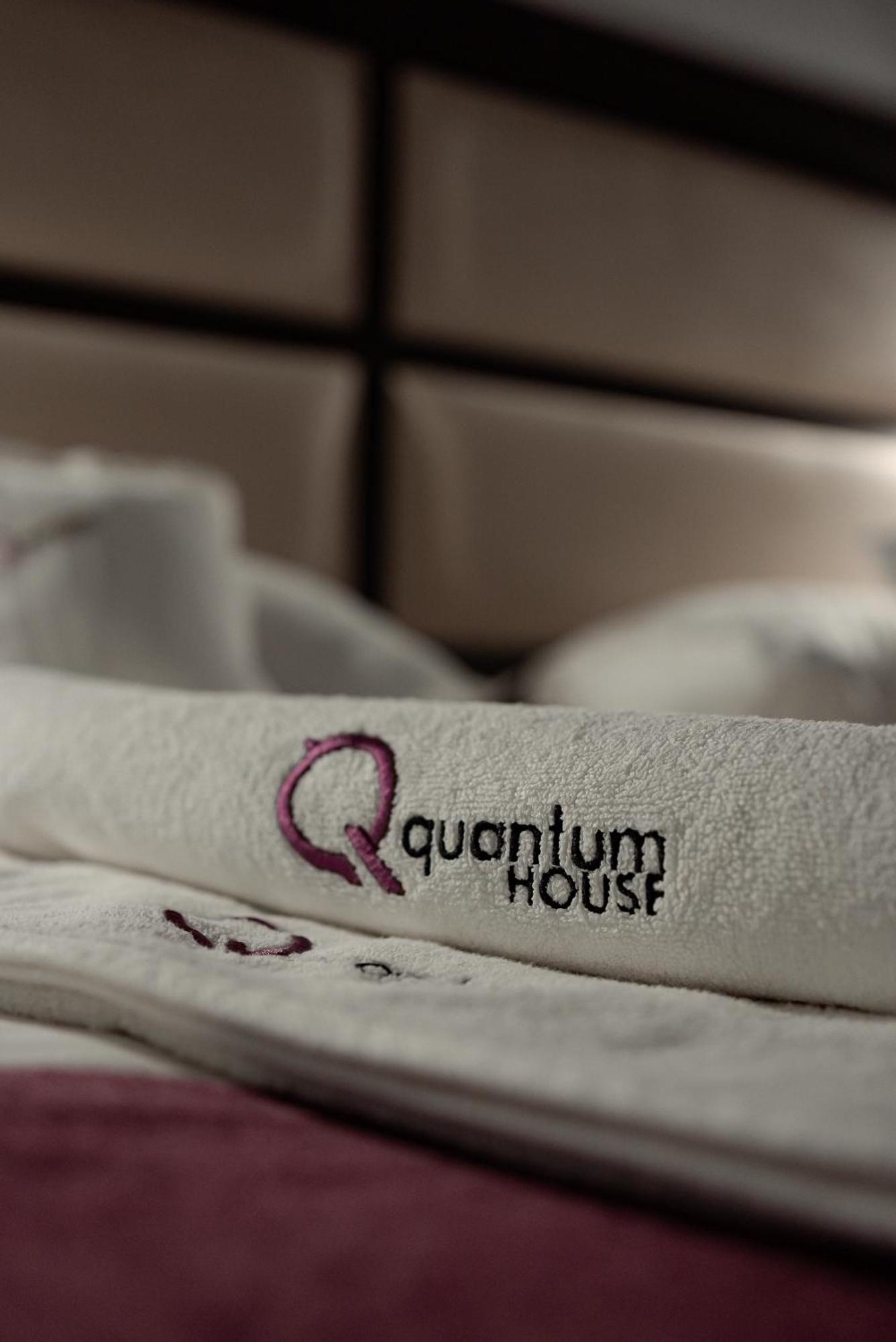 Quantum House Hotel Vatra Dornei Buitenkant foto