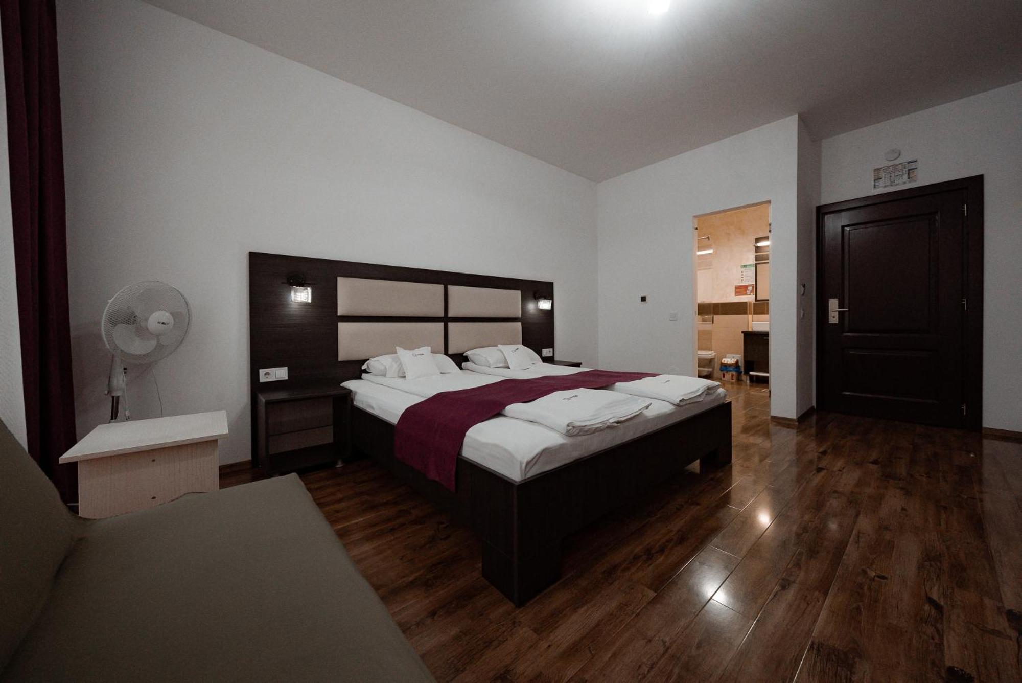Quantum House Hotel Vatra Dornei Buitenkant foto
