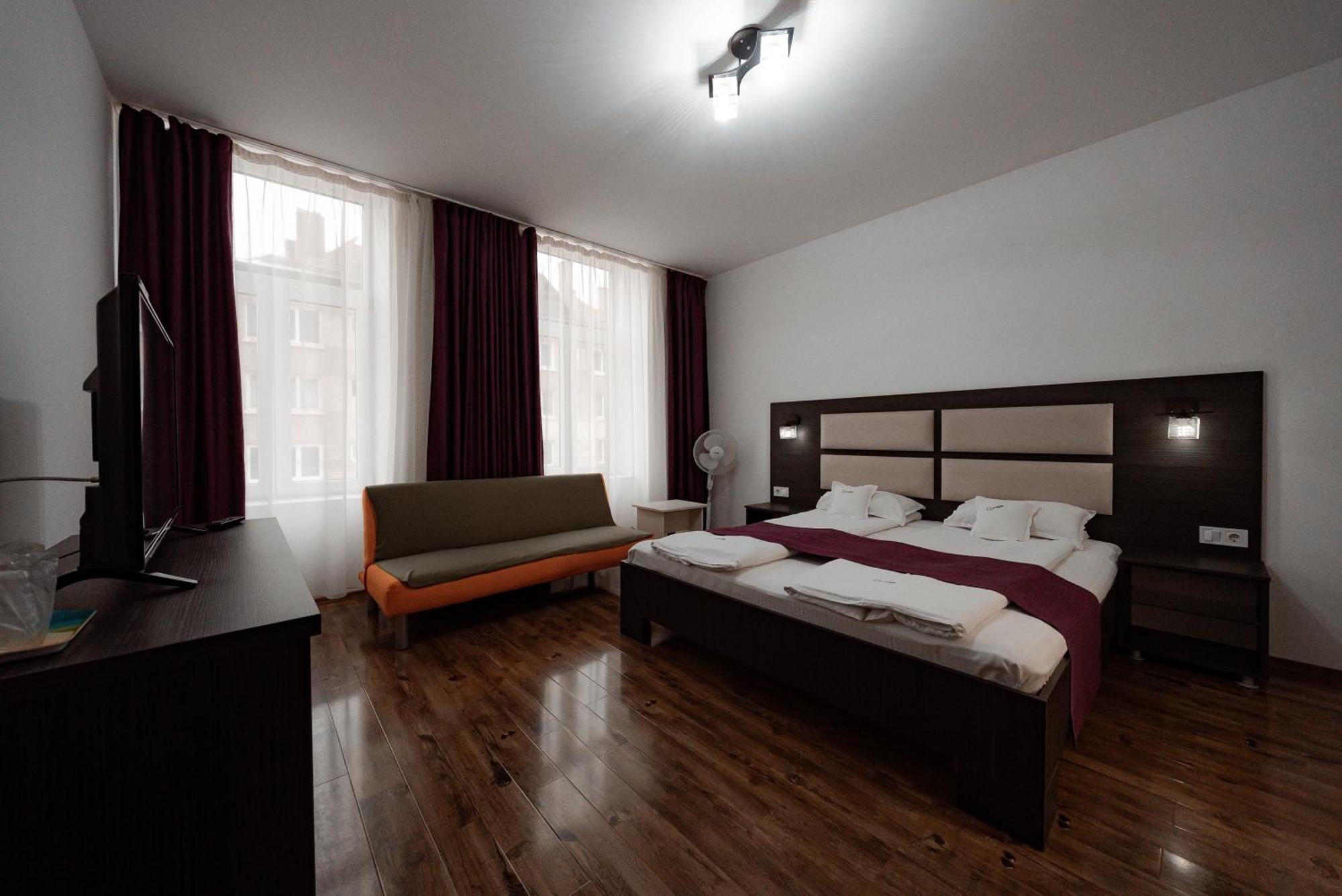 Quantum House Hotel Vatra Dornei Buitenkant foto