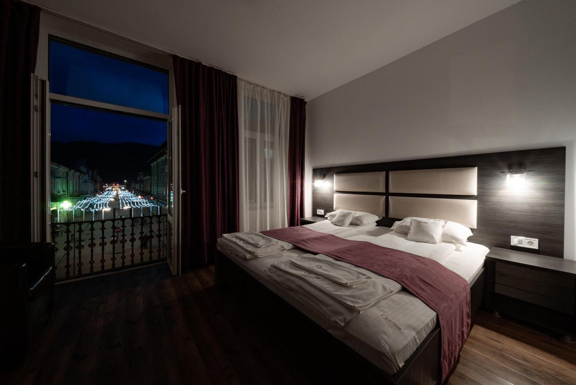 Quantum House Hotel Vatra Dornei Buitenkant foto