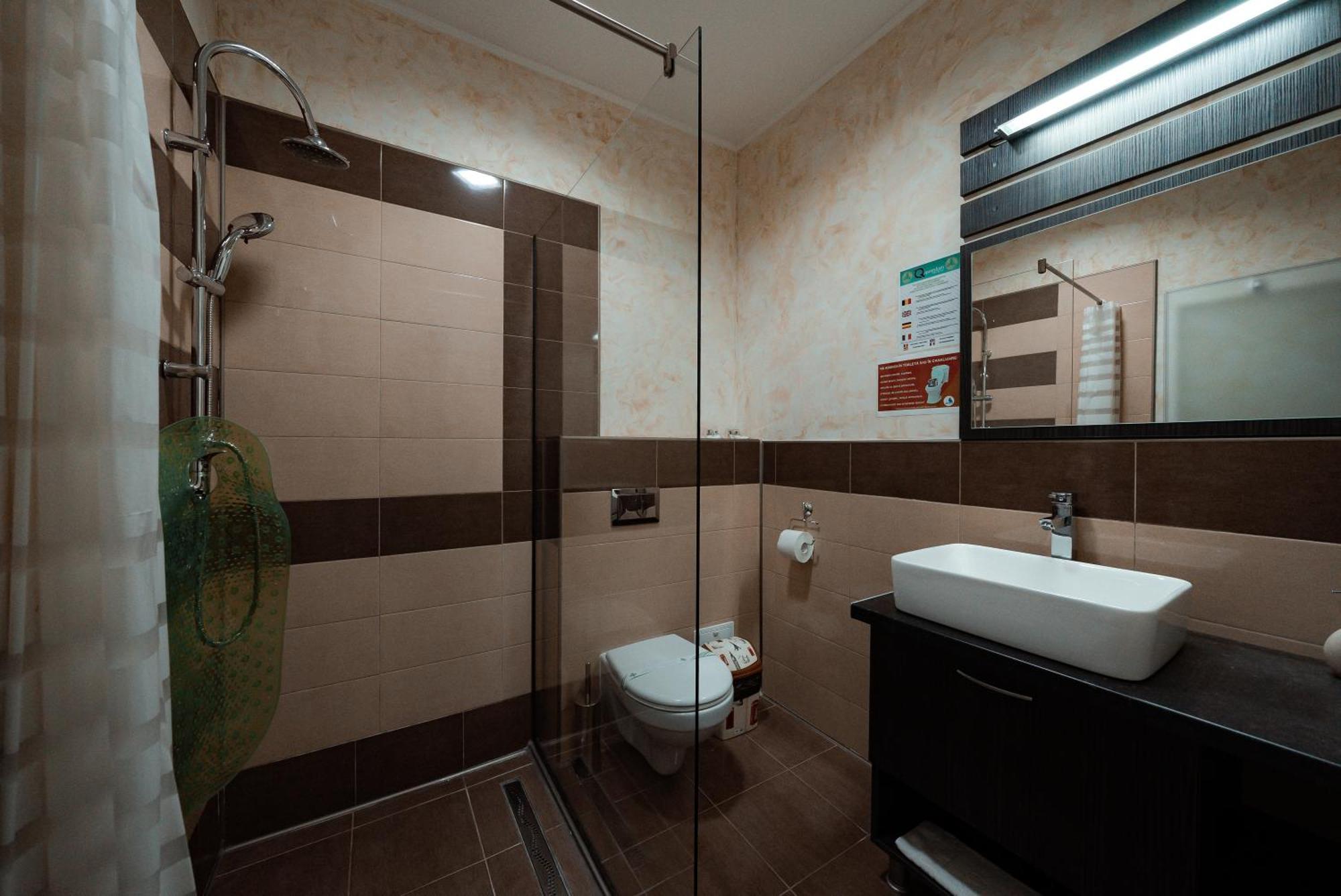 Quantum House Hotel Vatra Dornei Buitenkant foto