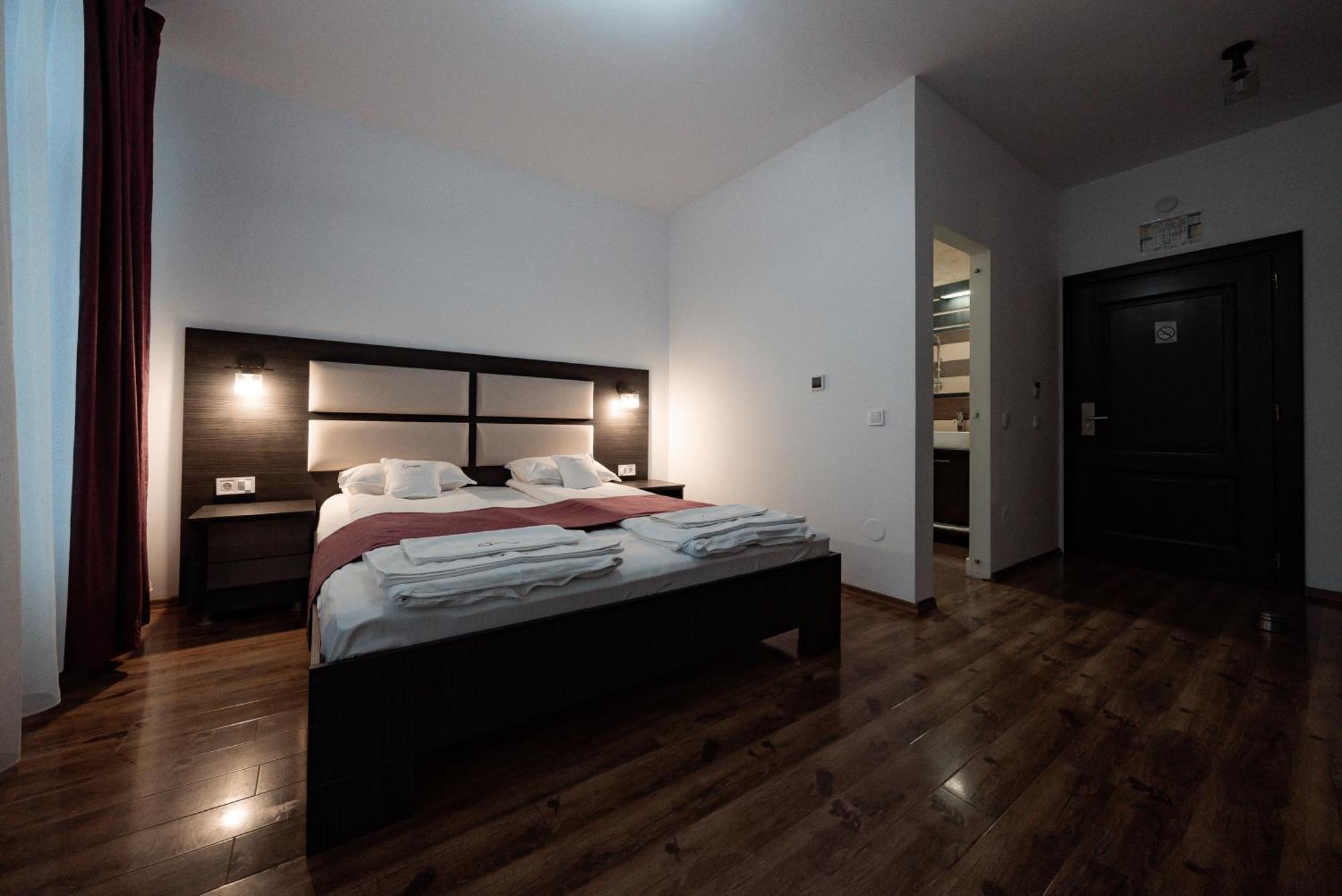 Quantum House Hotel Vatra Dornei Buitenkant foto