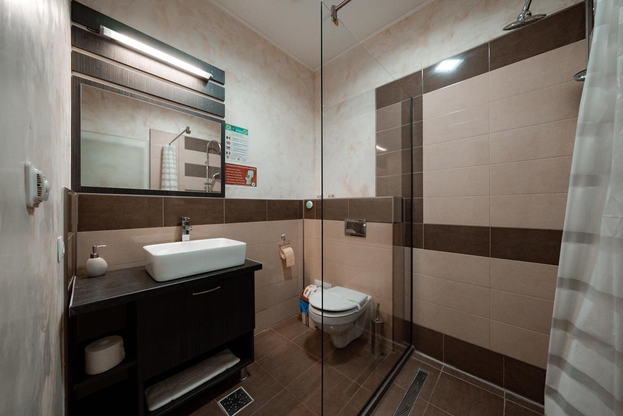 Quantum House Hotel Vatra Dornei Buitenkant foto