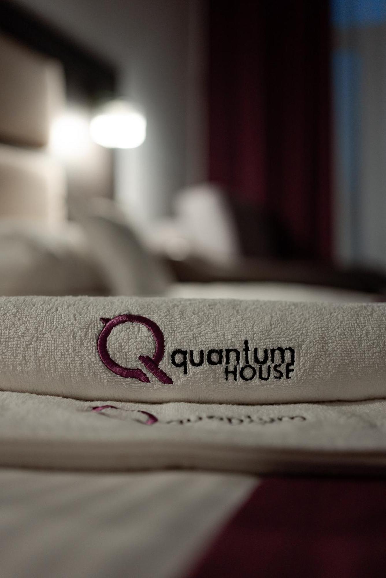 Quantum House Hotel Vatra Dornei Buitenkant foto
